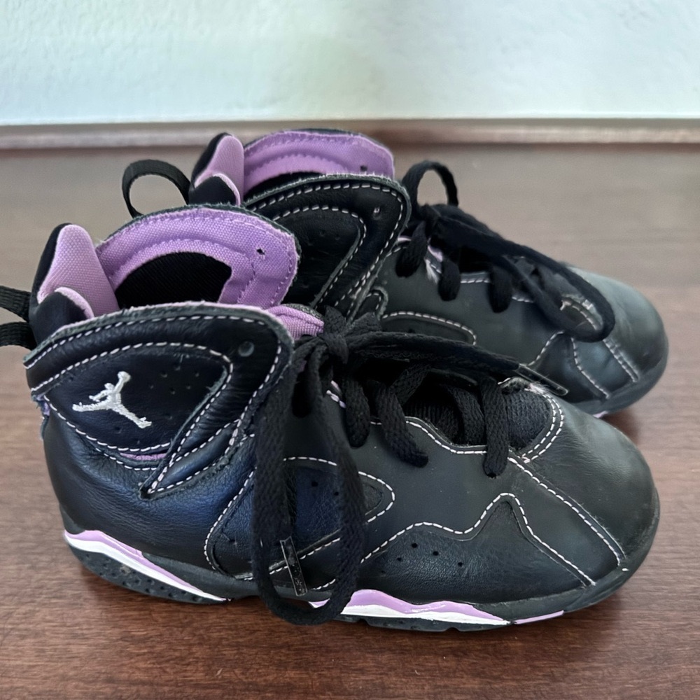 Jordan 7 Retro Barley Grape